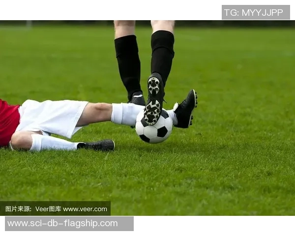 足球抢球技巧揭秘如何在比赛中有效提升抢球成功率