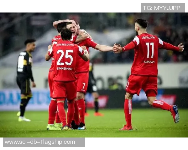 科隆足球的崛起与挑战：从历史辉煌到现代竞技的转变与展望